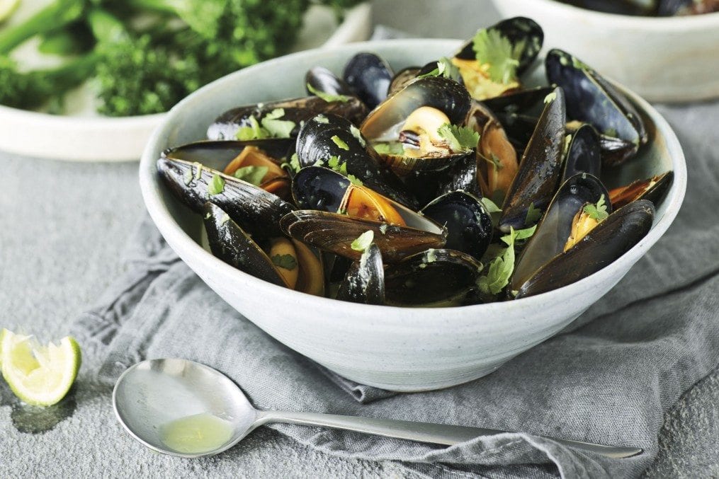 cropMussels in a Lime, Lemongrass and Coconut Broth